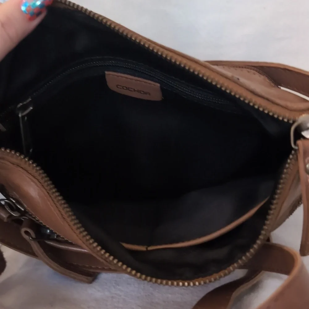 Cochoa Brown Leather Crossbody Purse Travel Bag Adjustable Strap - Picture 7 of 9